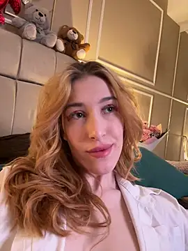 Snapshot of SerenaBennet chatting on 03-08-25, 09:51 SerenaBennet online show from 03-08-25, 09:51