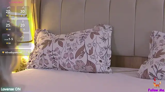 Snapshot of SerenaBennet chatting on 11-21-25, 11:53 SerenaBennet online show from 11-21-25, 11:53