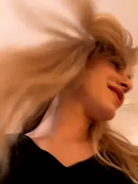 Snapshot of SerenaBennet chatting on 11-28-25, 11:29 SerenaBennet online show from 11-28-25, 11:29