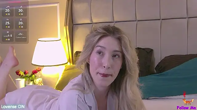 Snapshot of SerenaBennet chatting on 02-15-26, 12:47 SerenaBennet online show from 02-15-26, 12:47