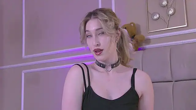 Snapshot of SerenaBennet chatting on 03-09-26, 09:57 SerenaBennet online show from 03-09-26, 09:57