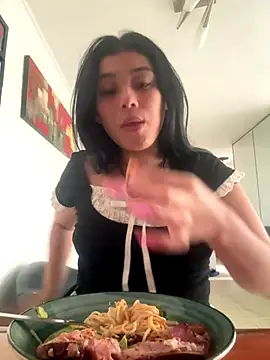 Snapshot of Ceninth chatting on 12-21-25, 07:43 Ceninth online show from 12-21-25, 07:43