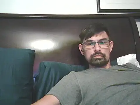 Snapshot of spence204011 chatting on 11-08-25, 02:56 spence204011 online show from 11-08-25, 02:56