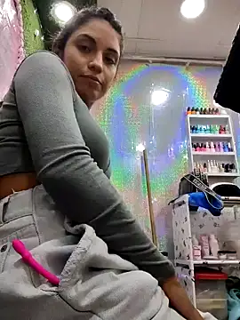 Snapshot of Anifer chatting on 01-16-25, 06:27 Anifer online show from 01-16-25, 06:27