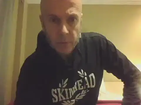 Snapshot of SHARPSkinhead chatting on 02-27-25, 11:26 SHARPSkinhead online show from 02-27-25, 11:26