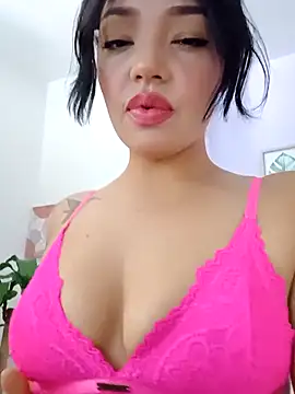 Snapshot of Sara_LipsX chatting on 09-10-25, 03:34 Sara LipsX online show from 09-10-25, 03:34