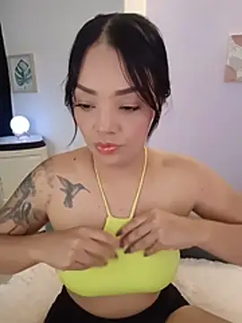 Sara LipsX online show from 04-12-26, 03:22