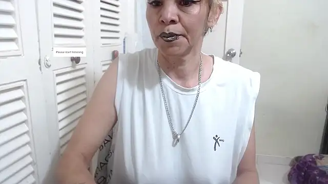 Snapshot of electra-mommy chatting on 12-17-25, 11:49 electra-mommy online show from 12-17-25, 11:49