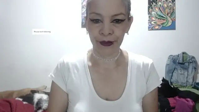 Snapshot of electra-mommy chatting on 03-11-26, 01:39 electra-mommy online show from 03-11-26, 01:39
