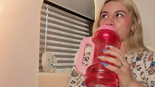 AtheneaRossi online show from 10-14-25, 01:34