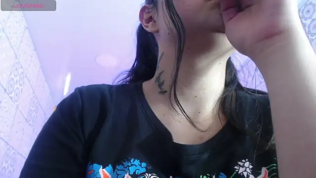 vitoria23  online show from 03-13-25, 02:23