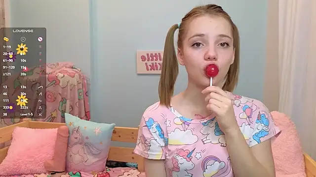 PrincessLittleKiki online show from 10-16-25, 07:09