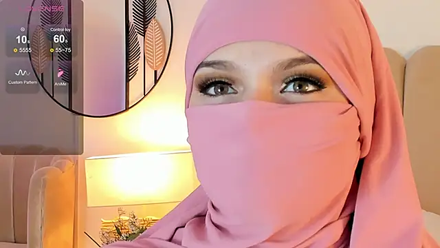 Snapshot of anna-henao chatting on 02-08-25, 03:00 anna-henao online show from 02-08-25, 03:00