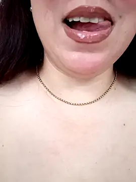 Snapshot of Celestte22 chatting on 03-29-26, 08:31 Celestte22 online show from 03-29-26, 08:31