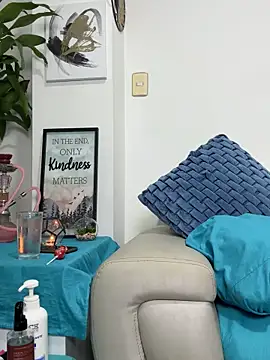 Snapshot of jamilaross chatting on 02-12-25, 04:44 jamilaross online show from 02-12-25, 04:44