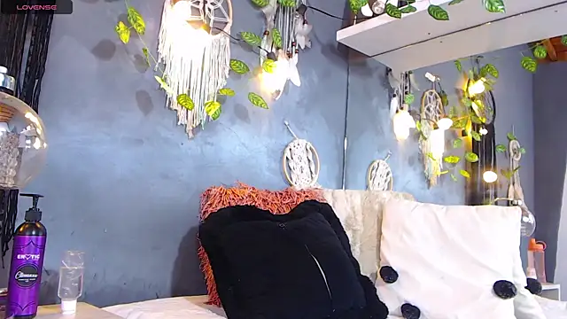 ItsVenuss online show from 12-20-24, 06:35