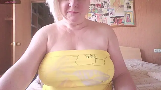 mira robinsonnn online show from 04-24-26, 02:47