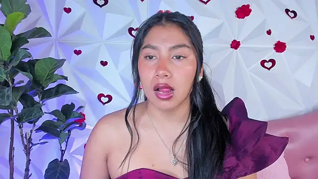 LinnaGardenia online show from 03-15-25, 02:01