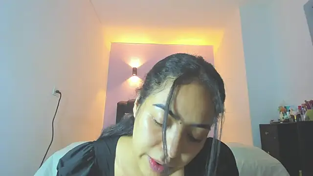 Sofia Clauss  online show from 04-30-26, 05:25