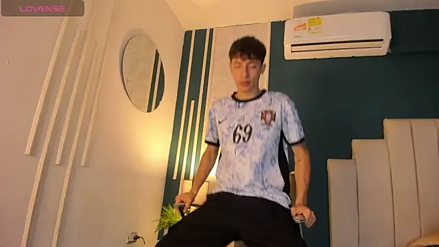 AlessandroDybala online show from 01-26-25, 12:01