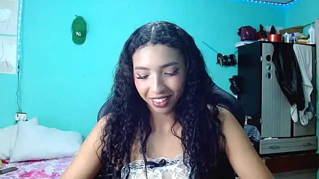 Snapshot of sensitive_brunette chatting on 04-24-26, 11:40 sensitive brunette online show from 04-24-26, 11:40