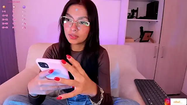 Snapshot of barbie_brunette3 chatting on 10-17-25, 03:42 barbie brunette3 online show from 10-17-25, 03:42