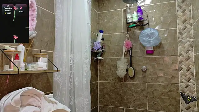 Snapshot of mollyshake1 chatting on 01-06-26, 01:42 mollyshake1 online show from 01-06-26, 01:42