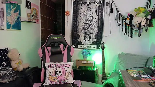 mollyshake1 online show from 02-06-26, 05:56