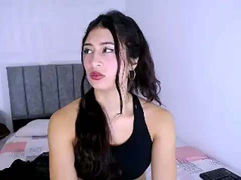 Snapshot of nataly_red chatting on 12-15-24, 04:37 nataly red online show from 12-15-24, 04:37