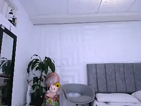 Snapshot of nataly_red chatting on 01-24-25, 04:17 nataly red online show from 01-24-25, 04:17