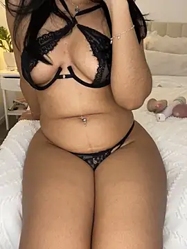 Snapshot of Exotic-mia chatting on 01-22-25, 05:37 Exotic-mia online show from 01-22-25, 05:37