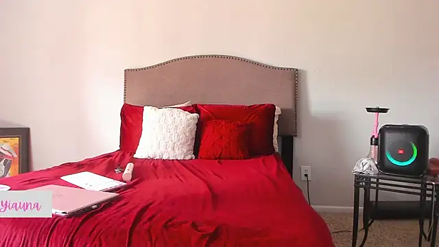 yiauana online show from 11-19-25, 05:02