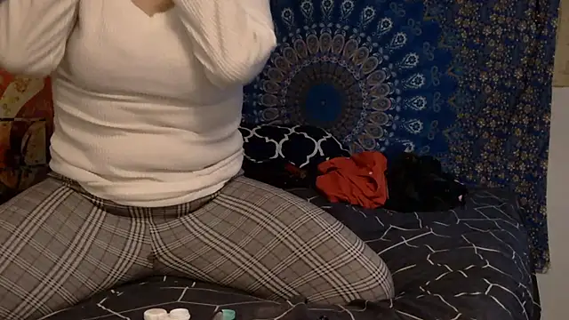 Snapshot of HeyyImHarlowe chatting on 02-08-25, 10:29 HeyyImHarlowe online show from 02-08-25, 10:29