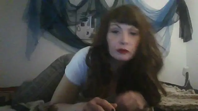 Snapshot of HeyyImHarlowe chatting on 02-15-25, 10:31 HeyyImHarlowe online show from 02-15-25, 10:31