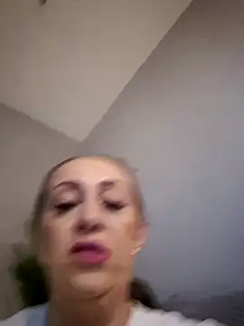 AvaLloyd online show from 03-20-25, 03:45