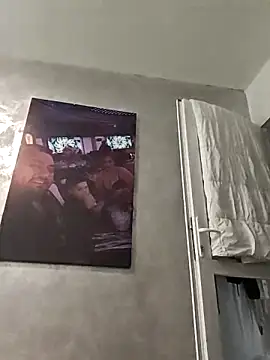 AvaLloyd online show from 10-20-25, 07:20