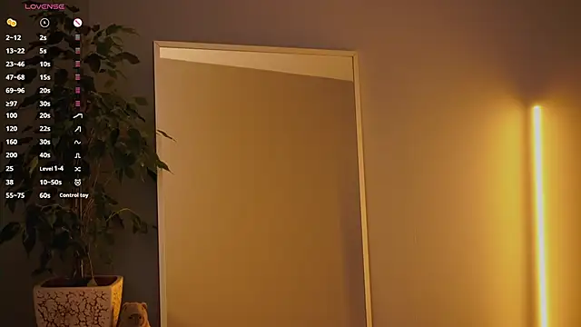 Snapshot of Ester_Hill chatting on 12-01-25, 01:54 Ester Hill online show from 12-01-25, 01:54