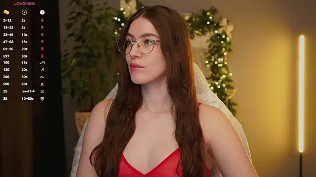 Snapshot of Ester_Hill chatting on 12-16-25, 02:16 Ester Hill online show from 12-16-25, 02:16