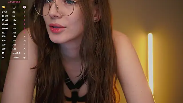 Snapshot of Ester_Hill chatting on 01-19-26, 01:20 Ester Hill online show from 01-19-26, 01:20