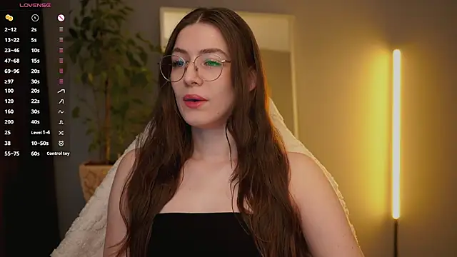 Snapshot of Ester_Hill chatting on 02-27-26, 02:55 Ester Hill online show from 02-27-26, 02:55