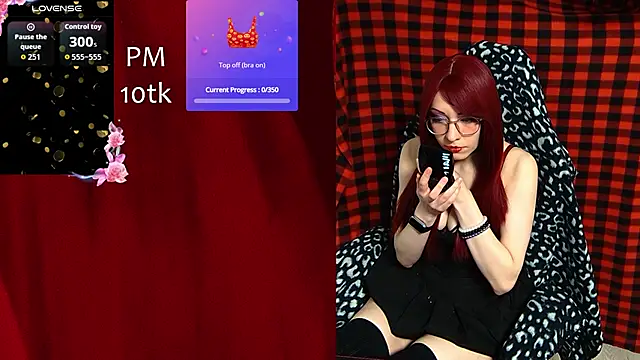 Snapshot of ElliMoor chatting on 10-23-25, 10:47 ElliMoor online show from 10-23-25, 10:47