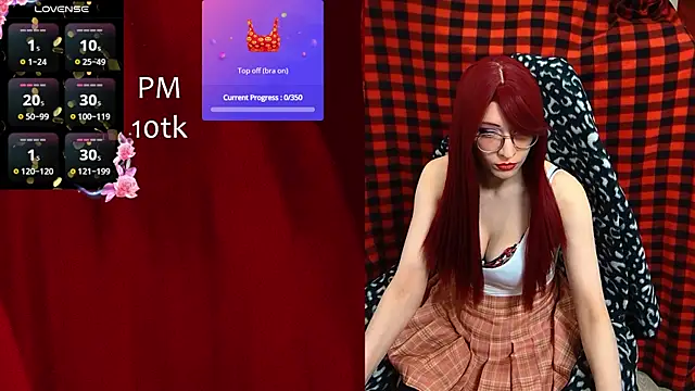 Snapshot of ElliMoor chatting on 11-13-25, 08:35 ElliMoor online show from 11-13-25, 08:35