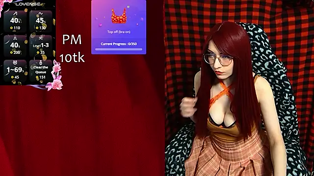 Snapshot of ElliMoor chatting on 11-14-25, 09:30 ElliMoor online show from 11-14-25, 09:30