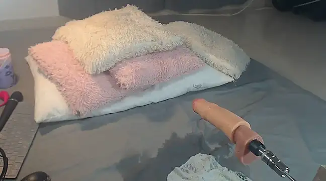 Snapshot of Selena_v chatting on 03-15-25, 10:46 Selena v online show from 03-15-25, 10:46