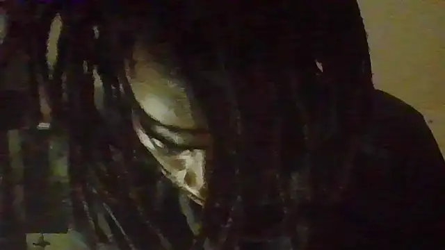 Snapshot of razzynolight chatting on 11-11-25, 04:23 razzynolight online show from 11-11-25, 04:23