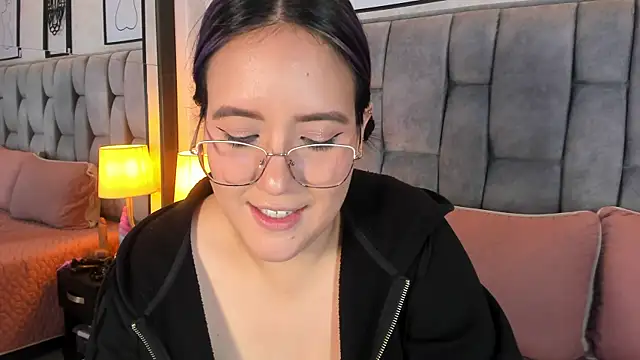 Snapshot of sweet--emily chatting on 03-23-25, 07:42 sweet--emily online show from 03-23-25, 07:42