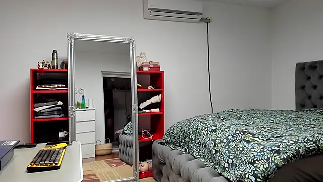 supermanboy94 online show from 12-11-24, 10:25