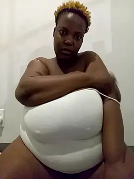 Snapshot of LUSTFULBOOBSS chatting on 03-10-25, 10:24 LUSTFULBOOBSS online show from 03-10-25, 10:24