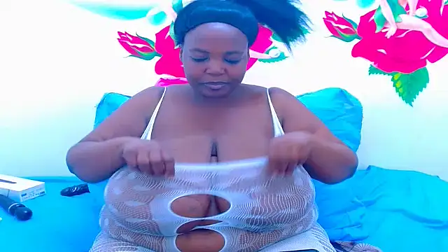 Snapshot of LUSTFULBOOBSS chatting on 09-25-25, 06:55 LUSTFULBOOBSS online show from 09-25-25, 06:55