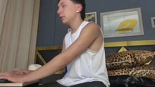 Rhaegal hot online show from 02-06-25, 12:48